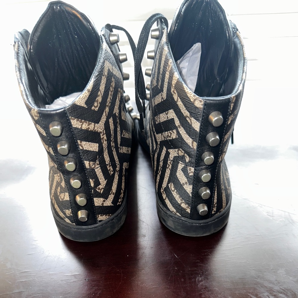 Gucci - Picture 2 of 5